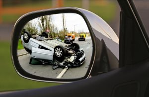 違規停車導致車禍傷亡，法律的責任歸屬？